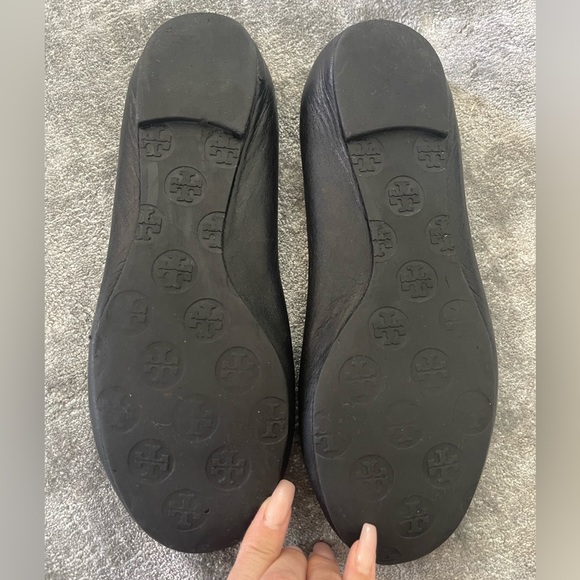 Tory Burch Reva Ballet Flats Black Gold Logo US 7.5 M Women's - Picture 3 of 6